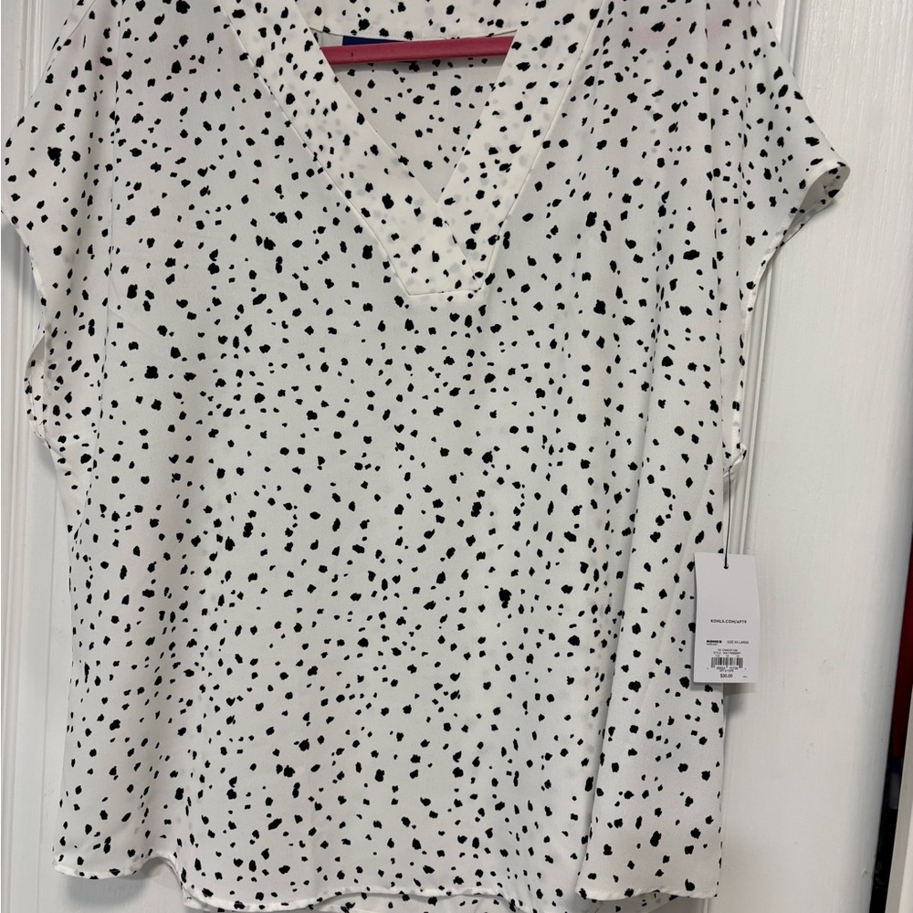 Women's White and Black Polka Dot Top.  NWT.  Size xxl